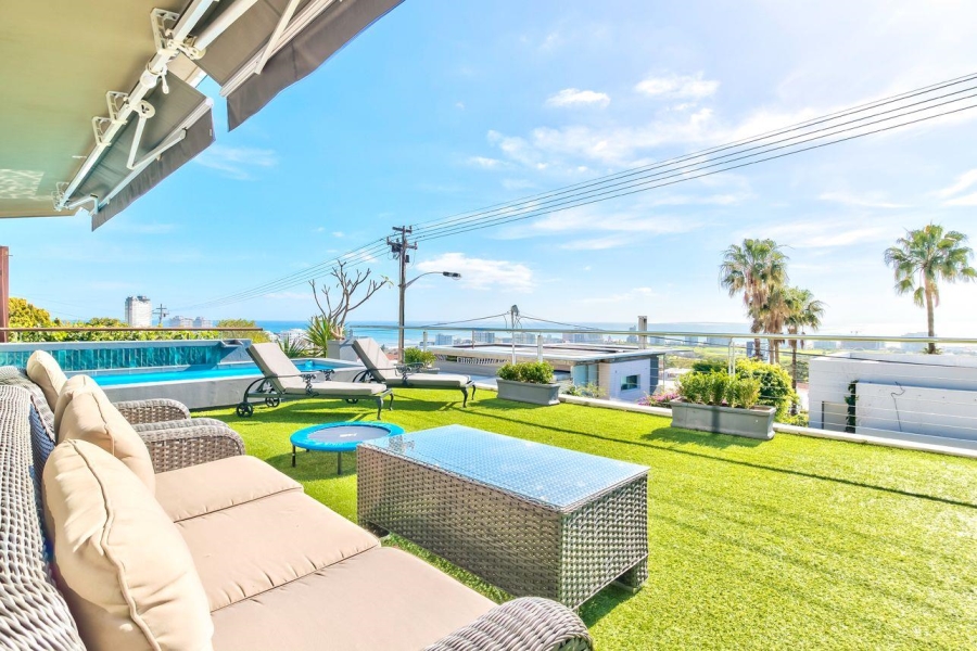 3 Bedroom Property for Sale in Green Point Western Cape